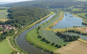 Ferienwohnung MW 1b 82m2 Höxter Weserbergland Weser inkl 2 Terrassen Wäsche und Endreinigung Self CheckIn
